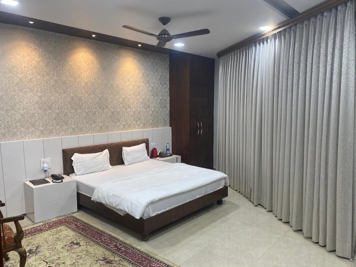 Hotel Temple View Inn Anandpur Sahib ภายนอก รูปภาพ