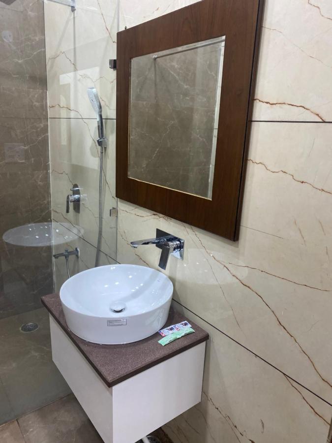 Hotel Temple View Inn Anandpur Sahib ภายนอก รูปภาพ
