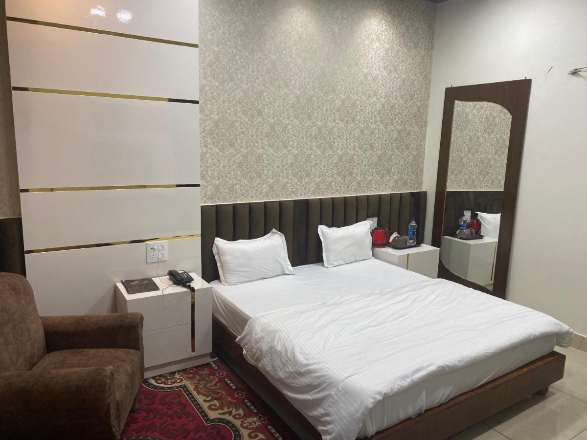 Hotel Temple View Inn Anandpur Sahib ภายนอก รูปภาพ