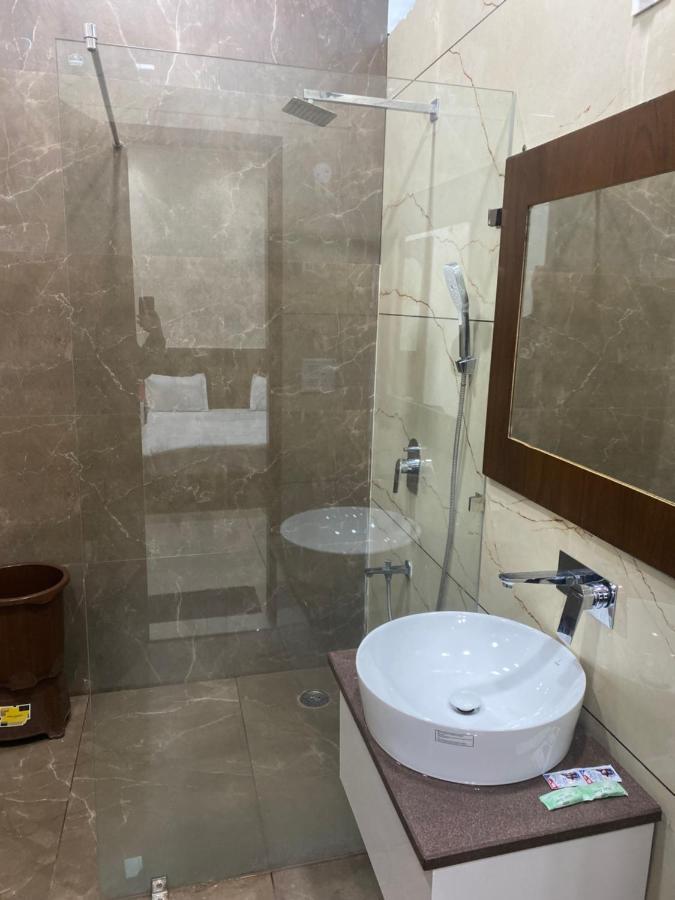 Hotel Temple View Inn Anandpur Sahib ภายนอก รูปภาพ
