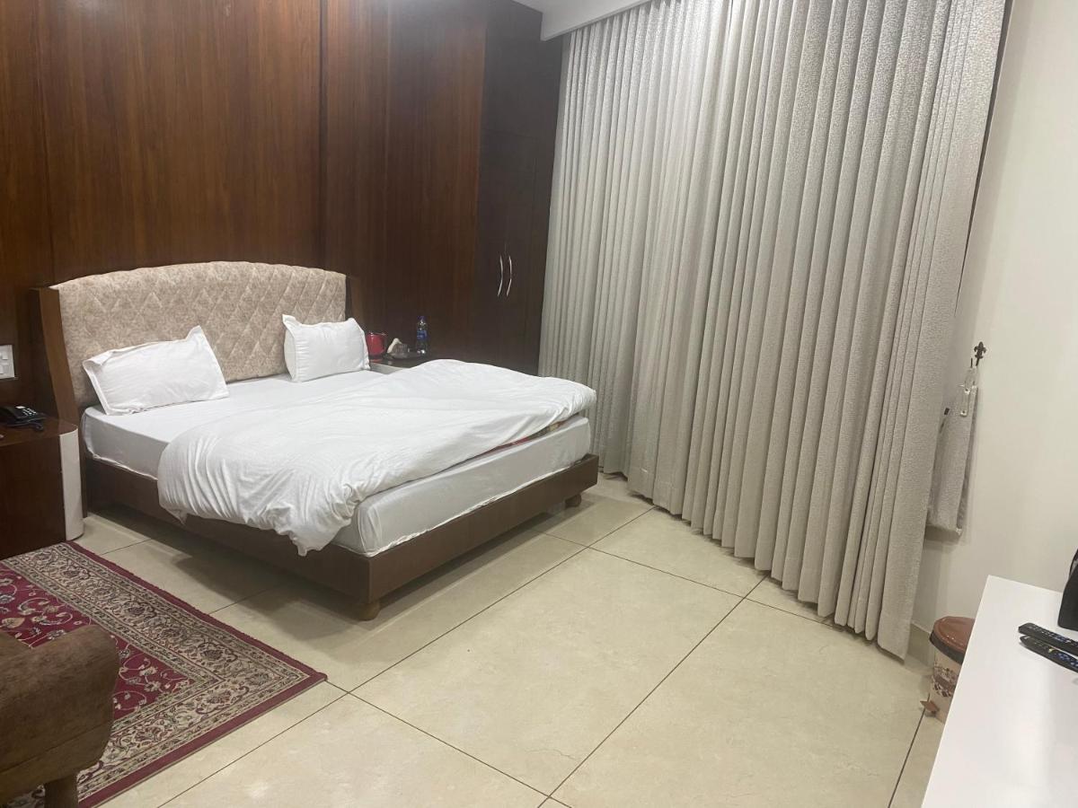 Hotel Temple View Inn Anandpur Sahib ภายนอก รูปภาพ