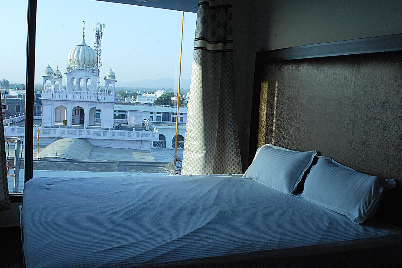 Hotel Temple View Inn Anandpur Sahib ภายนอก รูปภาพ