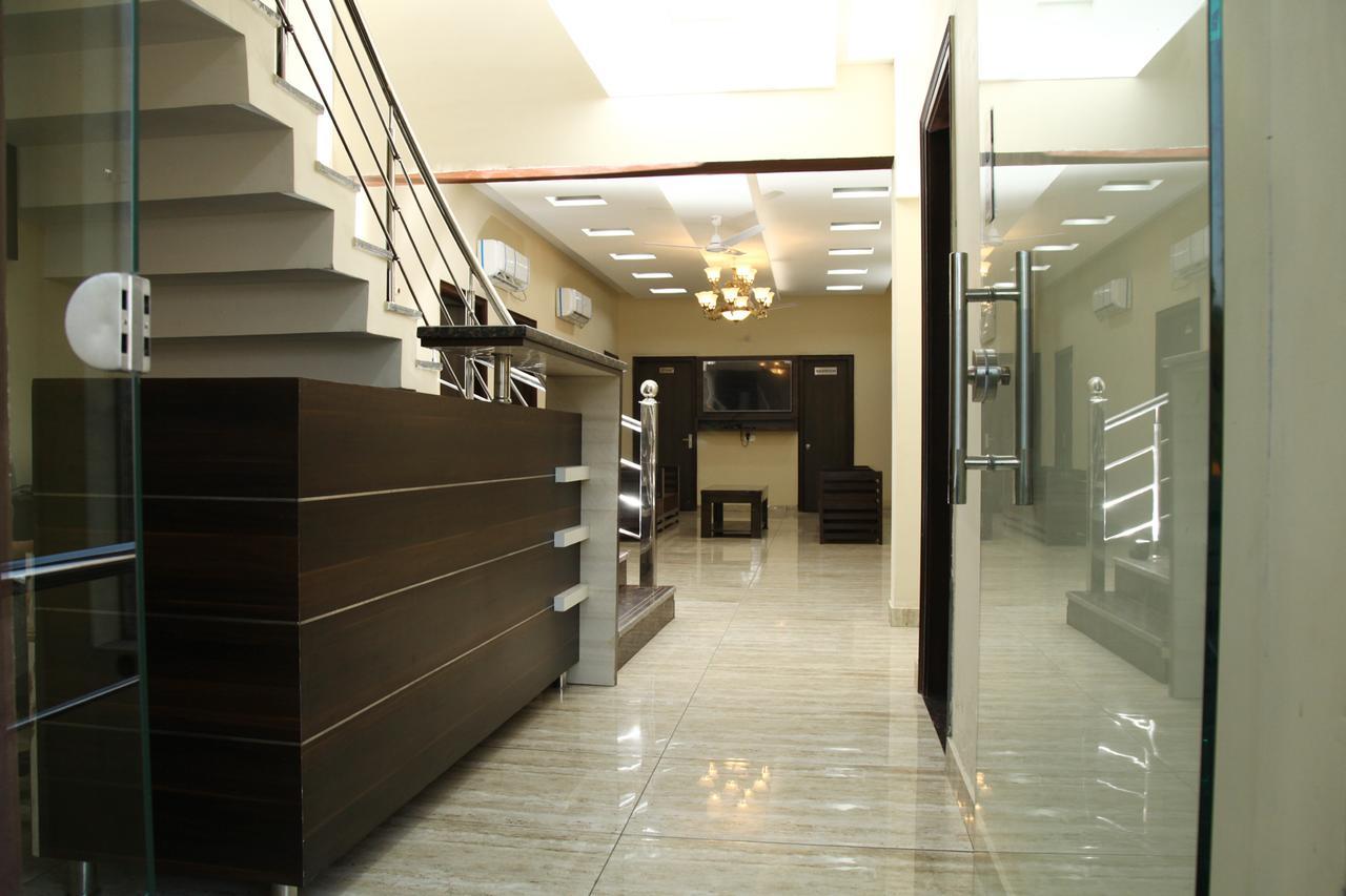 Hotel Temple View Inn Anandpur Sahib ภายนอก รูปภาพ