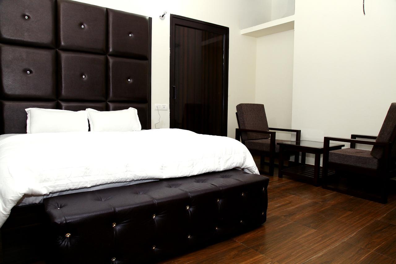 Hotel Temple View Inn Anandpur Sahib ภายนอก รูปภาพ