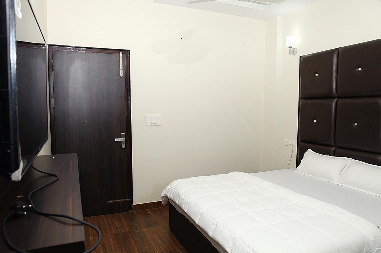 Hotel Temple View Inn Anandpur Sahib ภายนอก รูปภาพ