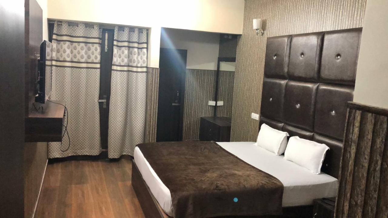 Hotel Temple View Inn Anandpur Sahib ภายนอก รูปภาพ