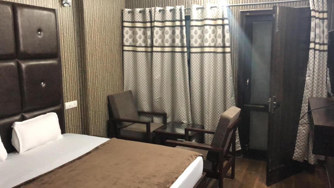 Hotel Temple View Inn Anandpur Sahib ภายนอก รูปภาพ